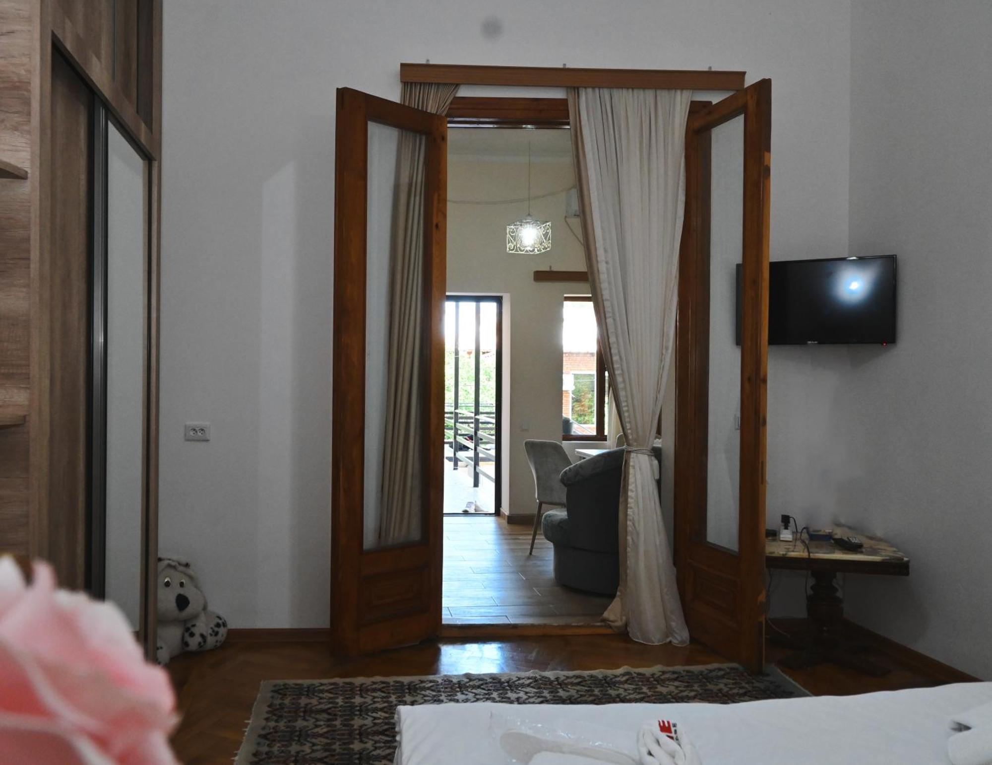Jerusalem Hotel Kutaisi Eksteriør billede
